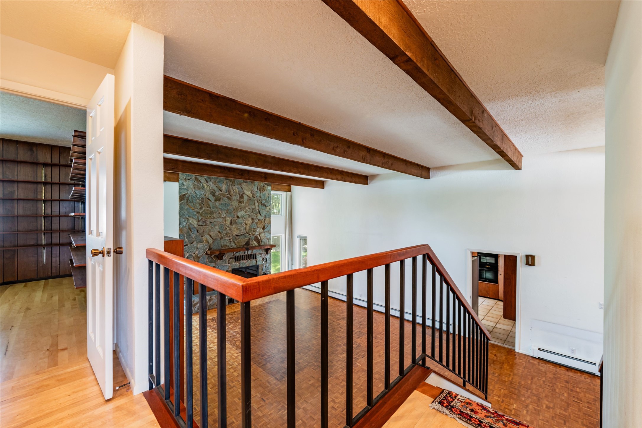  2532 Harold Place NE - 物件實景