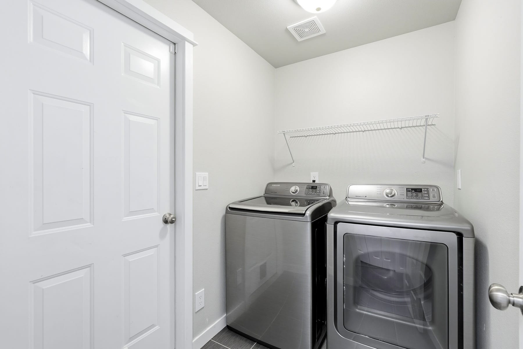 22335 SW MARTINAZZI AVE Tualatin, OR 97062 - 物件實景