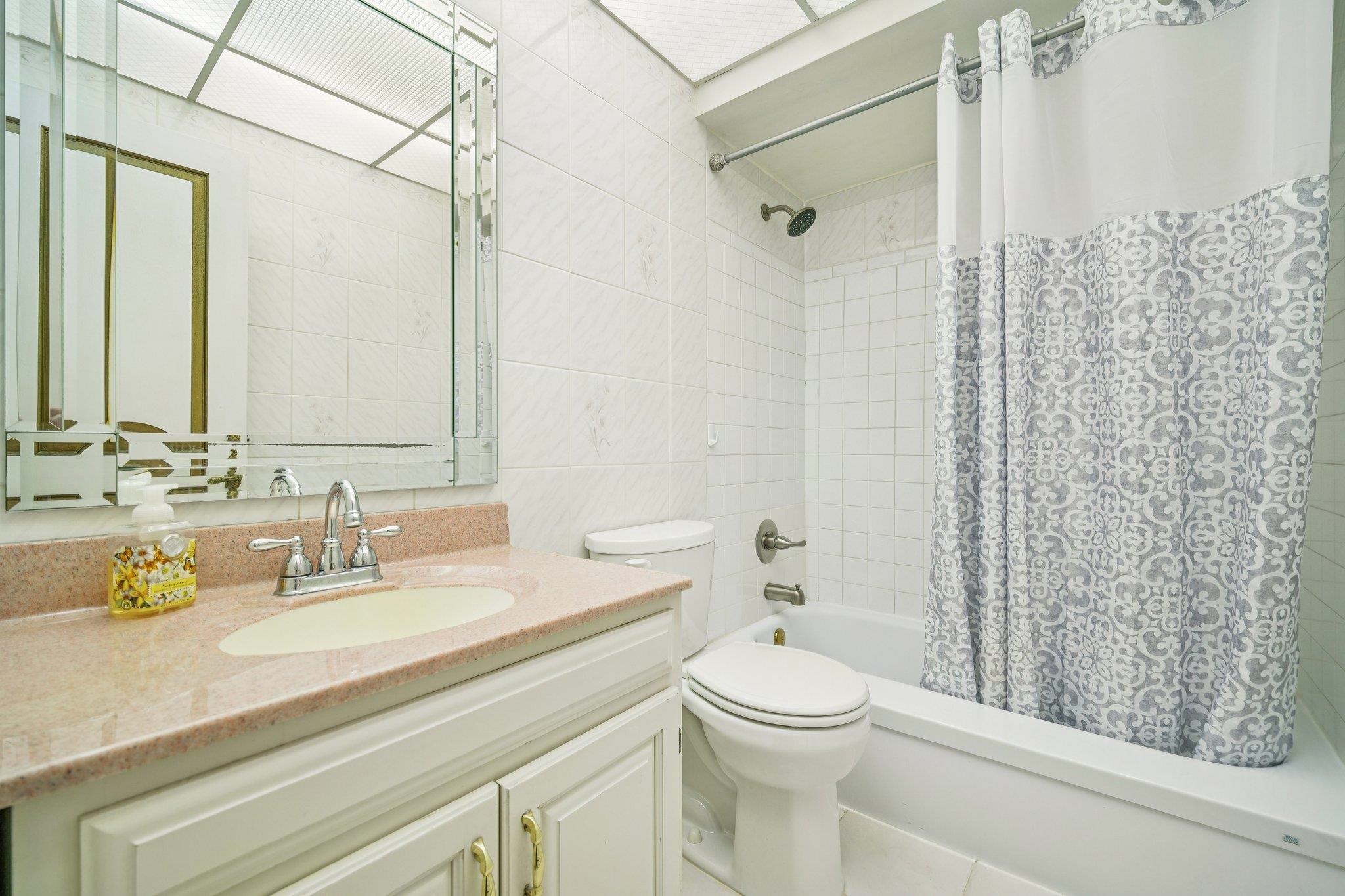 Little Ferry, New Jersey, 07643, United States, 4 Bedrooms Bedrooms, ,2 BathroomsBathrooms,Residential,For Sale,1922768