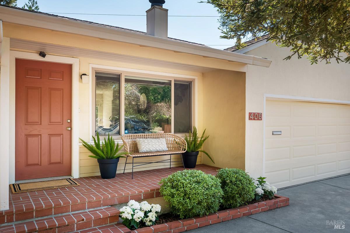 San Rafael, California, 94903, United States, 3 Bedrooms Bedrooms, ,1 BathroomBathrooms,Residential,For Sale,1916835