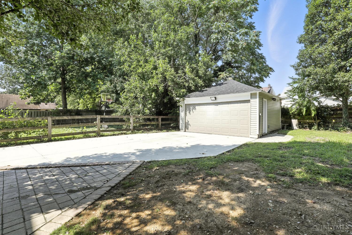 Cincinnati, Ohio, 45209, United States, 3 Bedrooms Bedrooms, ,3 BathroomsBathrooms,Residential,For Sale,1908402