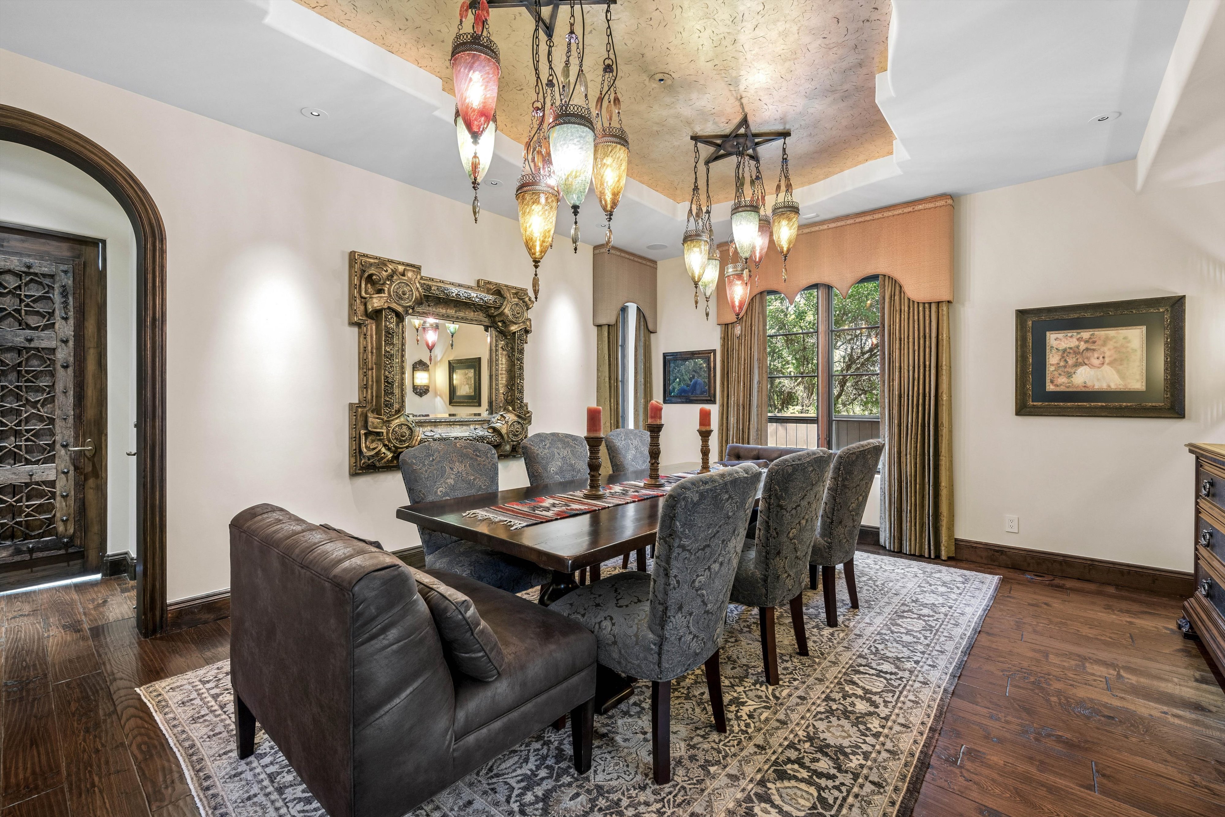  Rare Spanish Colonial Revival Home in One of Observatory Park - 物件實景