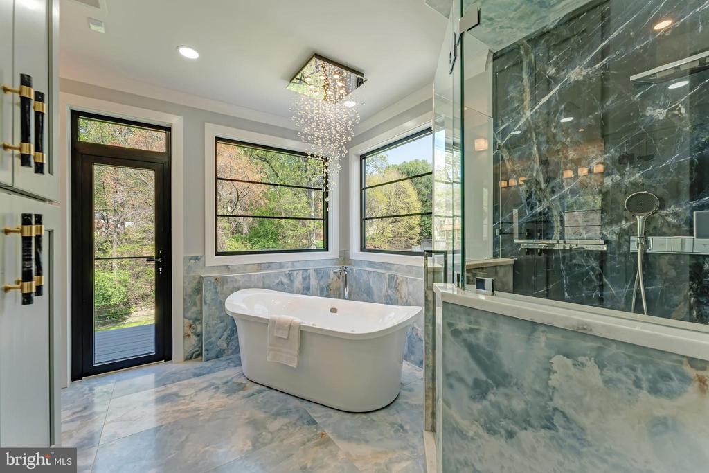 Herndon, Virginia, 20170, United States, 6 Bedrooms Bedrooms, ,6 BathroomsBathrooms,Residential,For Sale,1941281