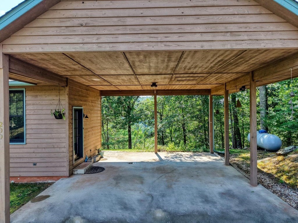 Murphy, North Carolina, 28906, United States, 3 Bedrooms Bedrooms, ,2 BathroomsBathrooms,Residential,For Sale,1926977