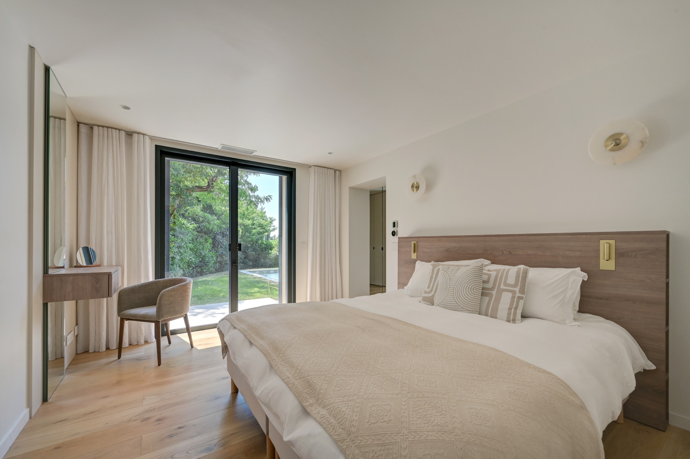  Aix-en-Provence  Contemporary Villa with Pool, Triple Garage and Walking Dista… - 物件實景