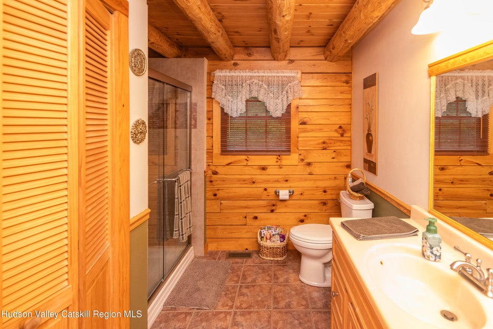 New Paltz, New York, 12561, United States, 3 Bedrooms Bedrooms, ,3 BathroomsBathrooms,Residential,For Sale,1873617