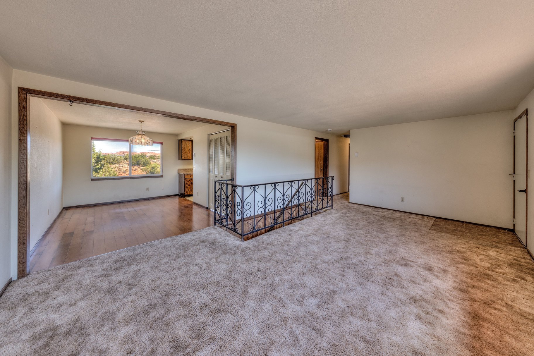  Room for Your Toys 3-Car Garage, Carport & Scenic Views - 物件實景
