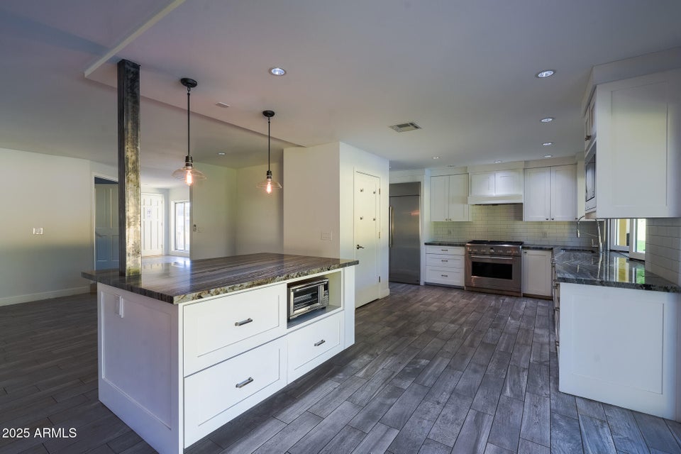 Phoenix, Arizona, 85018, United States, 4 Bedrooms Bedrooms, ,Residential,For Sale,2001186