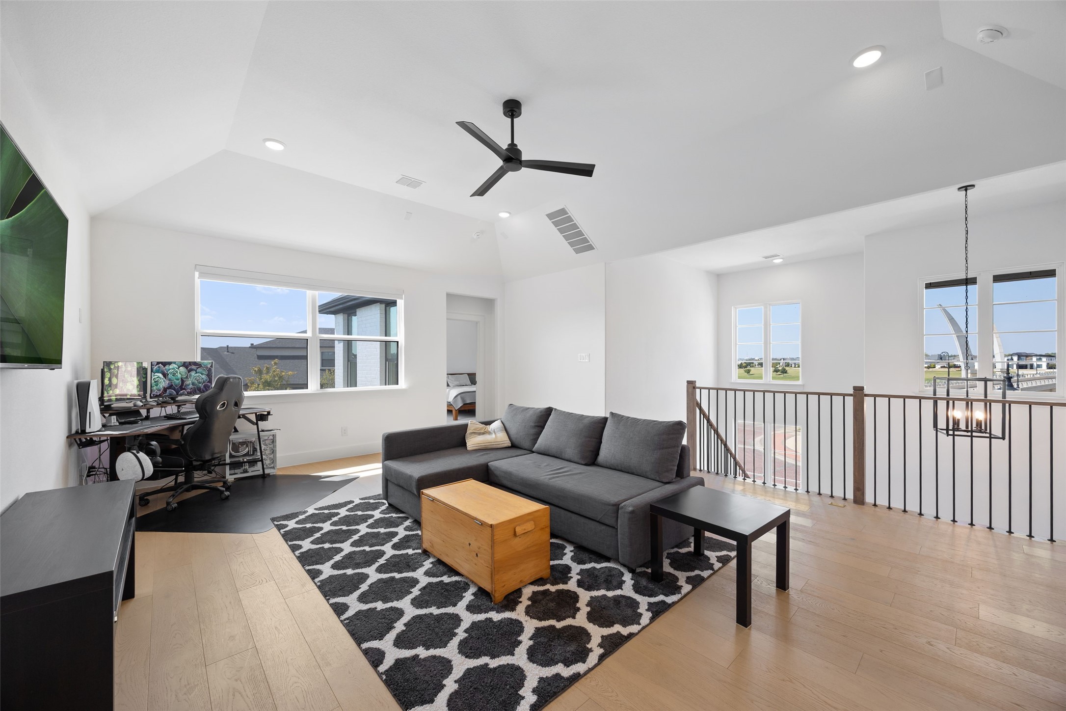 Arlington, Texas, 76005, United States, 4 Bedrooms Bedrooms, ,5 BathroomsBathrooms,Residential,For Sale,1963116