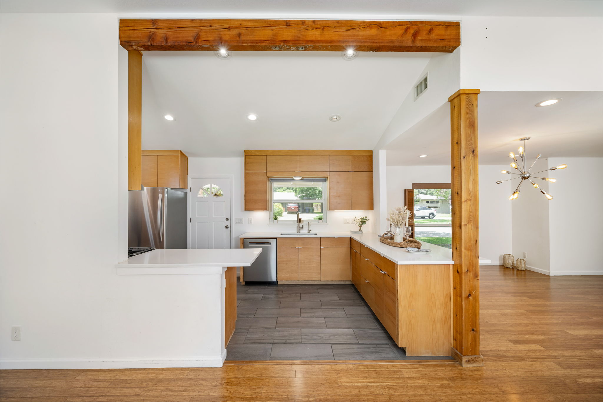  Refined Mid-Century Modern with Casita in Alamo Heights ISD - 物件實景
