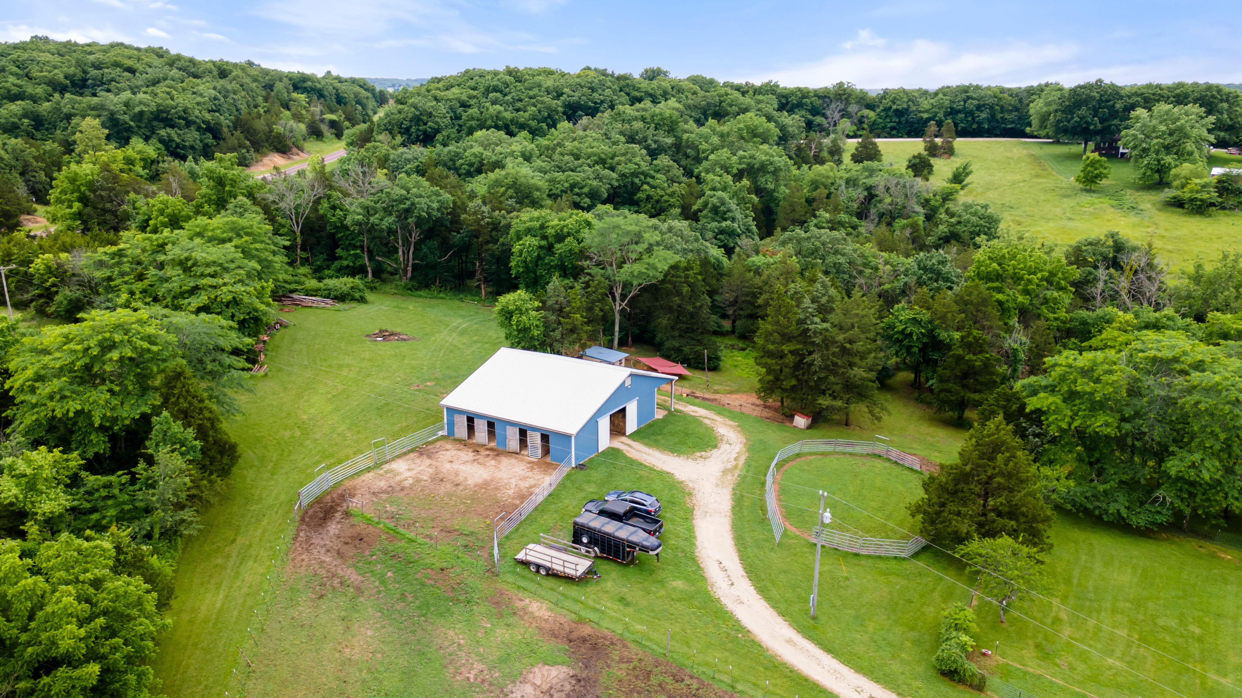  Built In 1851, 4-Story Limestone Federal-Style Home On Over 17 Acres - 物件實景