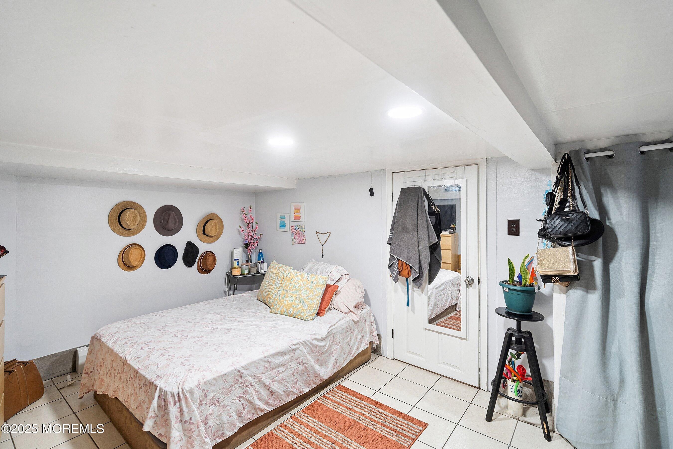 Jersey City, New Jersey, 07307, United States, 7 Bedrooms Bedrooms, ,4 BathroomsBathrooms,Residential,For Sale,1904404