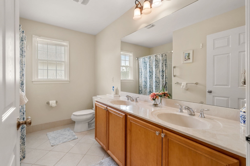 Methuen, Massachusetts, 01844, United States, 4 Bedrooms Bedrooms, ,3 BathroomsBathrooms,Residential,For Sale,1912504