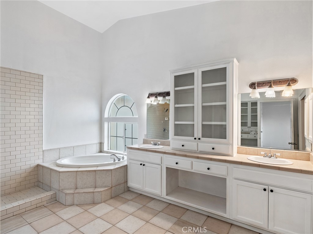 Hesperia, California, 92344, United States, 5 Bedrooms Bedrooms, ,3 BathroomsBathrooms,Residential,For Sale,1996826