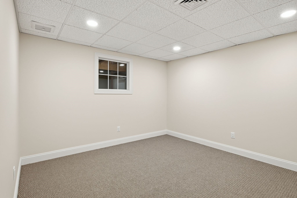 Wilbraham, Massachusetts, 01095, United States, 2 Bedrooms Bedrooms, ,2 BathroomsBathrooms,Residential,For Sale,1987611