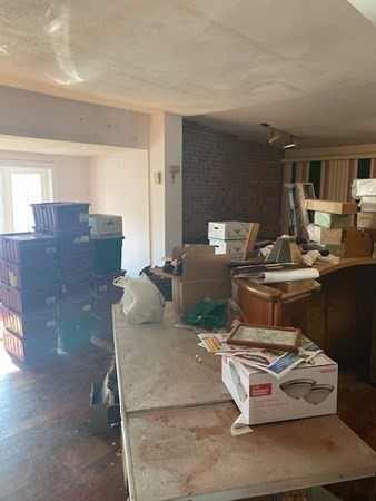 Revere, Massachusetts, 02151, United States, 5 Bedrooms Bedrooms, ,4 BathroomsBathrooms,Residential,For Sale,1931535
