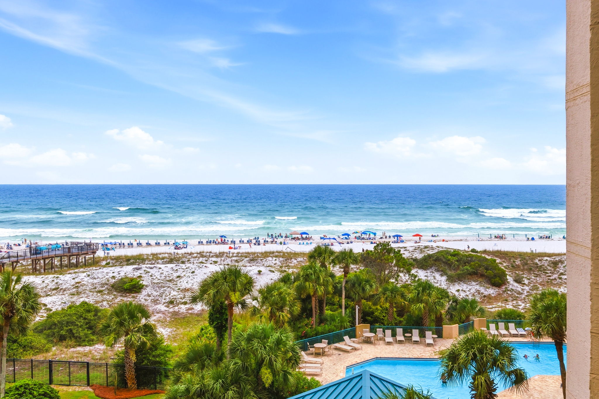  Gulf-Front Condominium with Panoramic Views and Renovation Potential - 物件實景