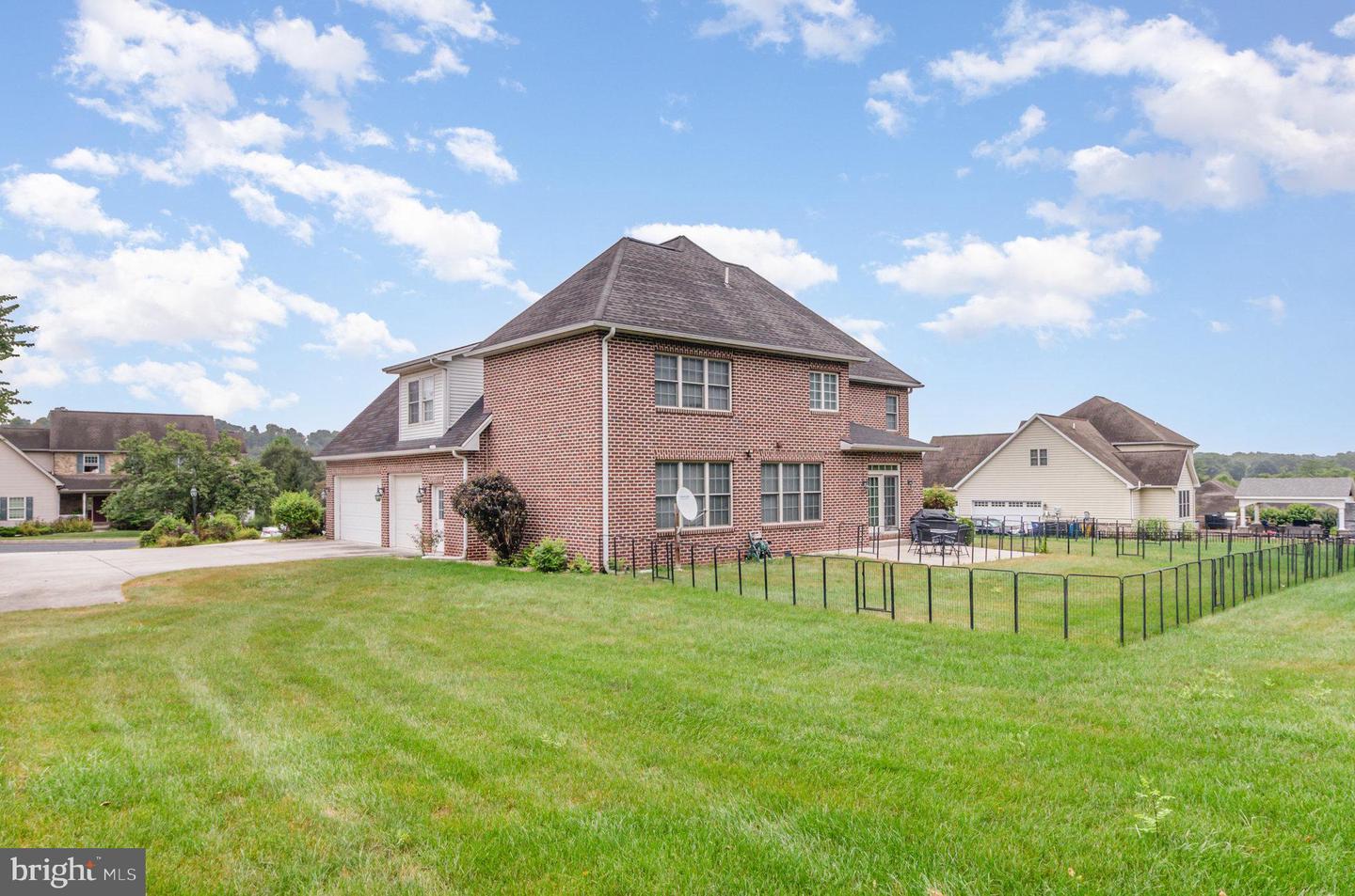 Mechanicsburg, Pennsylvania, 17055, United States, 5 Bedrooms Bedrooms, ,5 BathroomsBathrooms,Residential,For Sale,1926512
