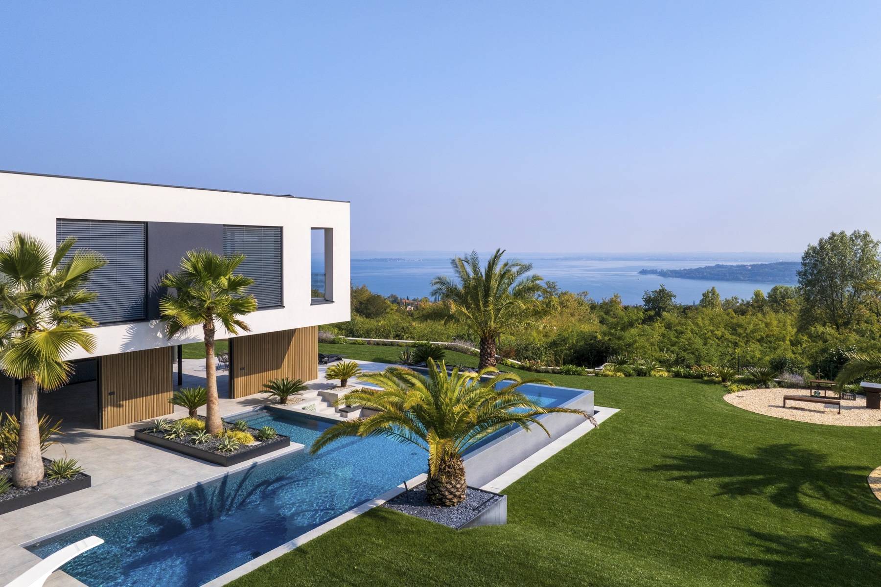  Exclusive modern villa with panoramic lake views - 物件實景