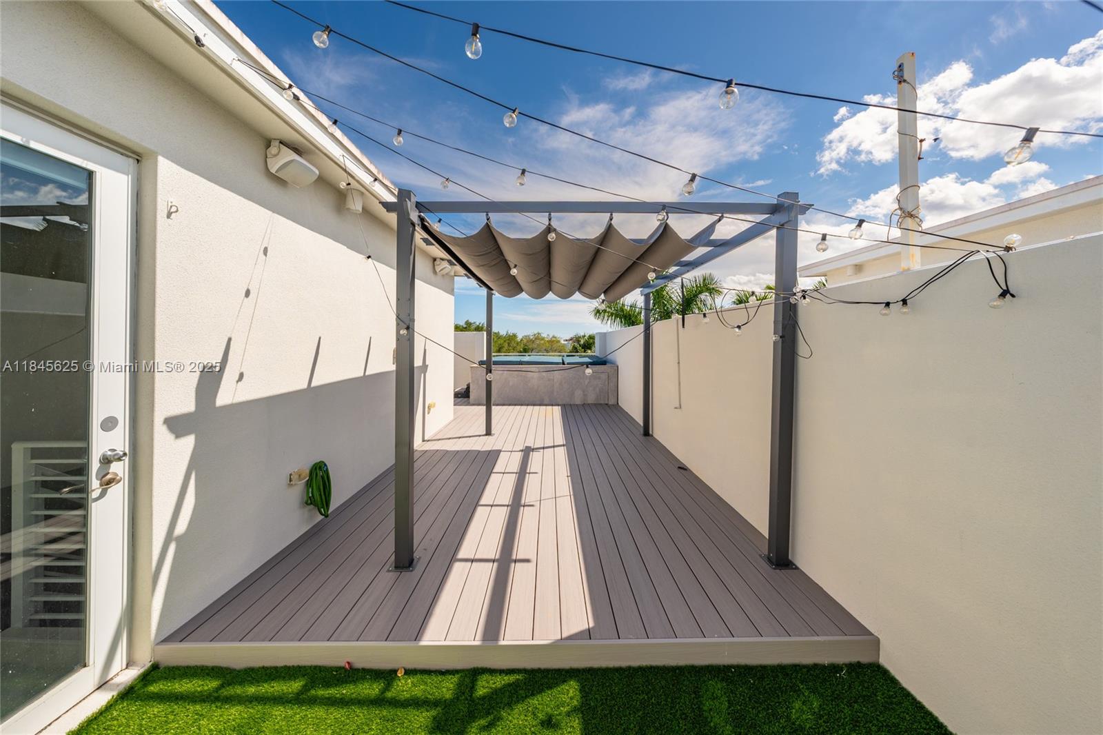 Fort Lauderdale, Florida, 33316, United States, 3 Bedrooms Bedrooms, ,4 BathroomsBathrooms,Residential,For Sale,1905983