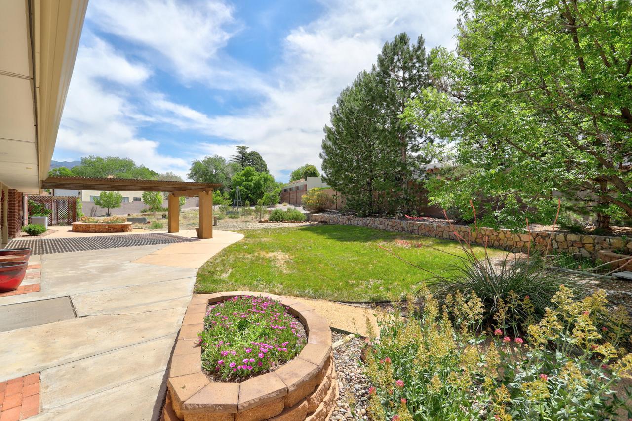 1116 Castellano Court SE, Albuquerque, New Mexico, 87123, United States, 4 Bedrooms Bedrooms, ,3 BathroomsBathrooms,Residential,For Sale,1116 Castellano Court SE,1627649