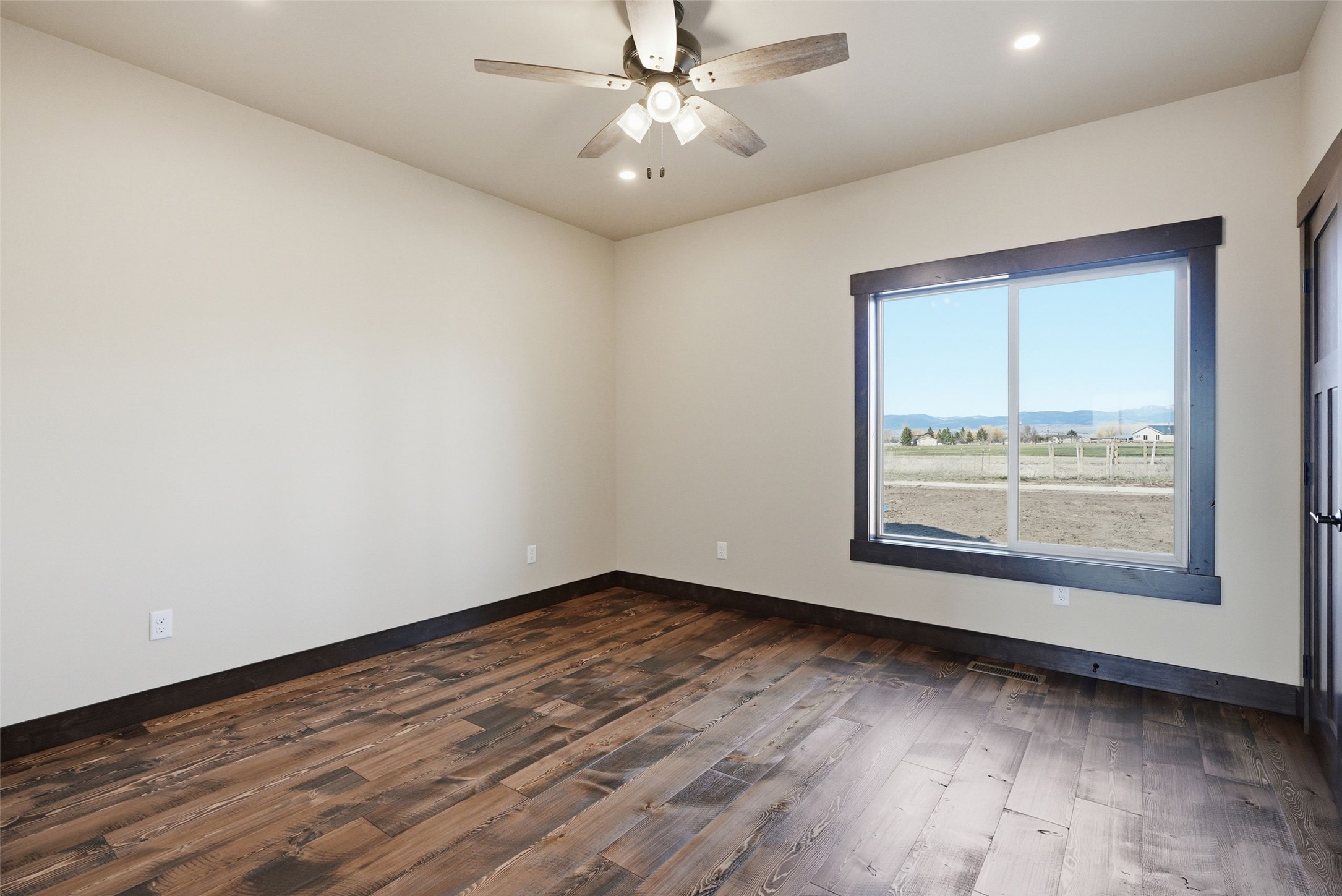  475 Ashleigh Lane - 物件實景