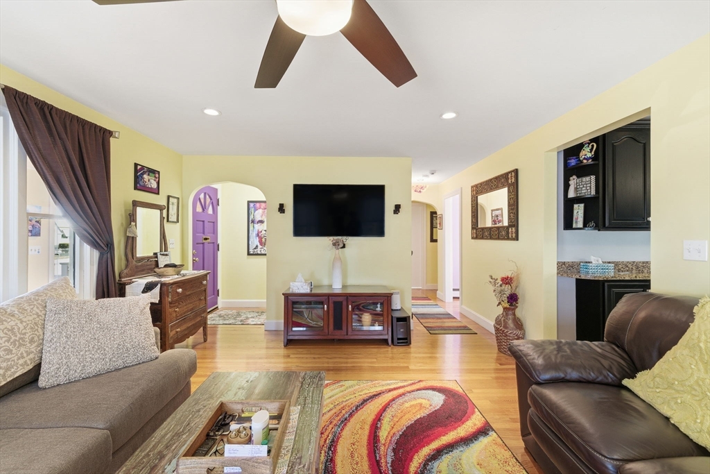 Lawrence, Massachusetts, 01843, United States, 3 Bedrooms Bedrooms, ,1 BathroomBathrooms,Residential,For Sale,1974061