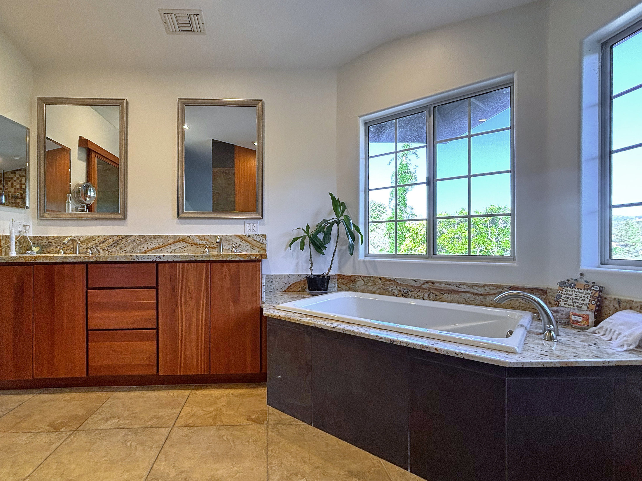  2554 Kirsten Lee Drive, Westlake Village - 物件實景