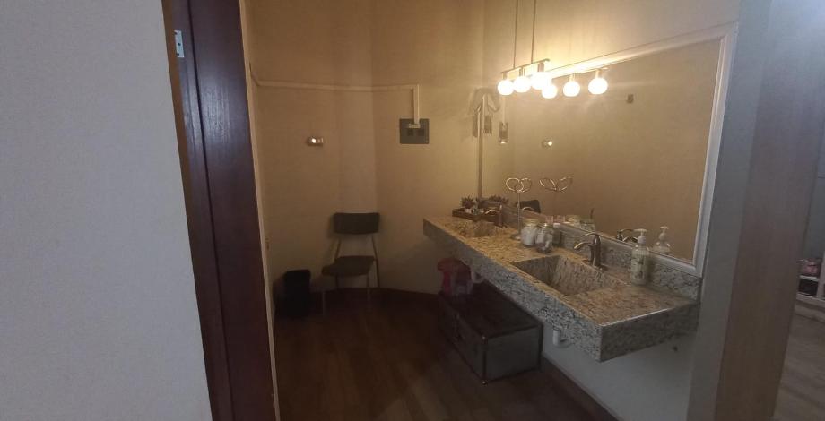 Circuito de la Pimavera, Torreón, Coahuila de Zaragoza, 27018, Mexico, 5 Bedrooms Bedrooms, ,3 BathroomsBathrooms,Residential,For Sale,Circuito de la Pimavera,1587997