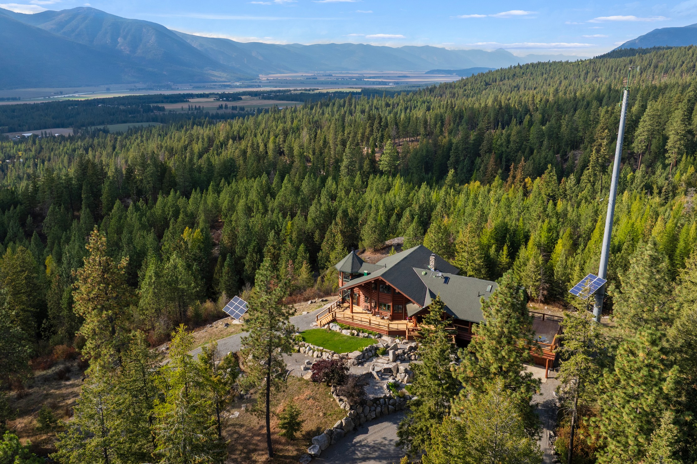 Bonners Ferry, Idaho, 83805, United States, 3 Bedrooms Bedrooms, ,4 BathroomsBathrooms,Residential,For Sale,1984473