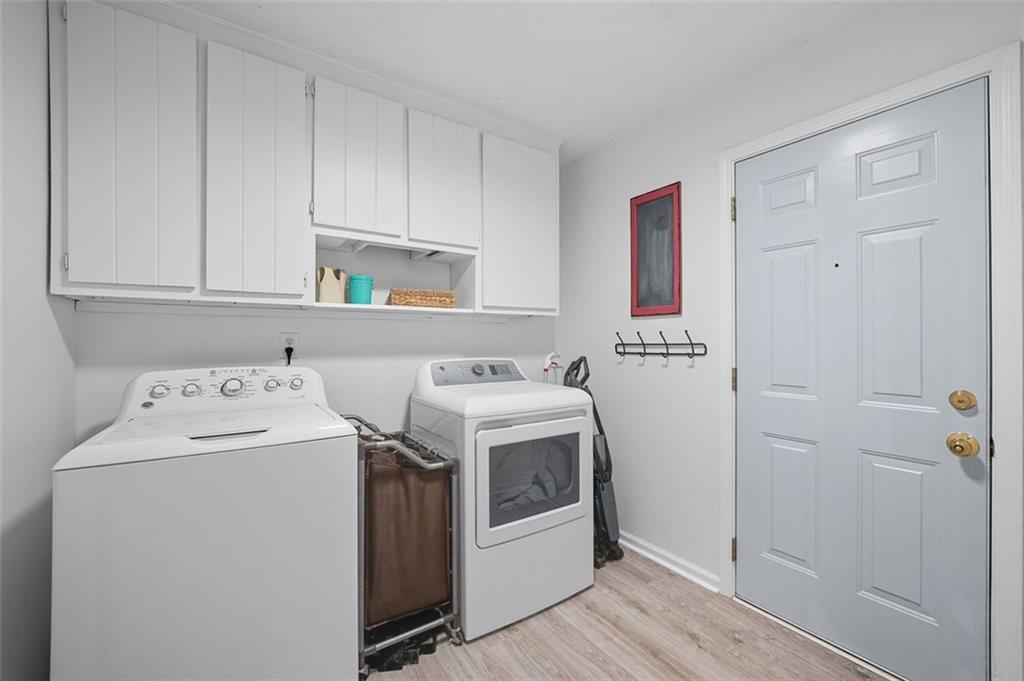 Douglasville, Georgia, 30135, United States, 3 Bedrooms Bedrooms, ,2 BathroomsBathrooms,Residential,For Sale,1947775