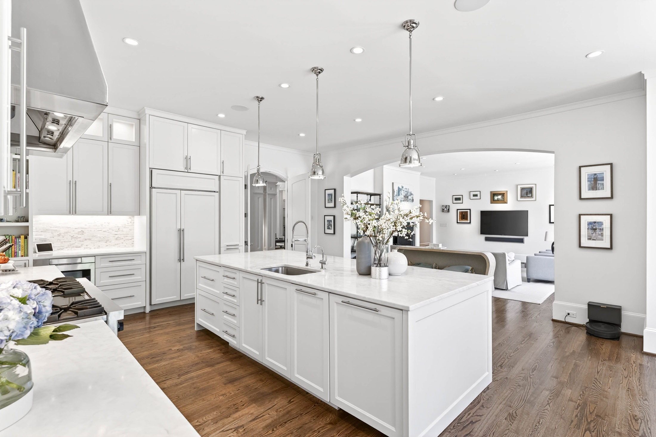  Stunning Estate with Pool Set on 1.3+/- Private Acres - 物件實景