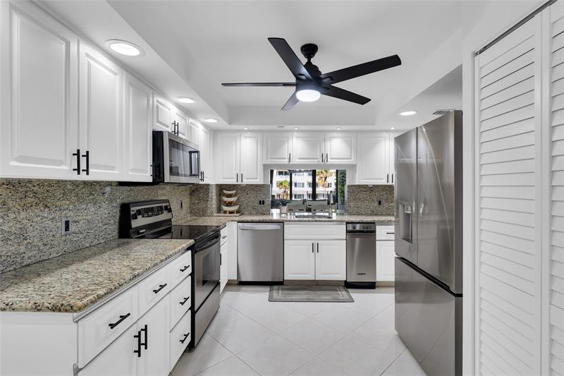 Hillsboro Beach, Florida, 33062, United States, 2 Bedrooms Bedrooms, ,3 BathroomsBathrooms,Residential,For Sale,1942268