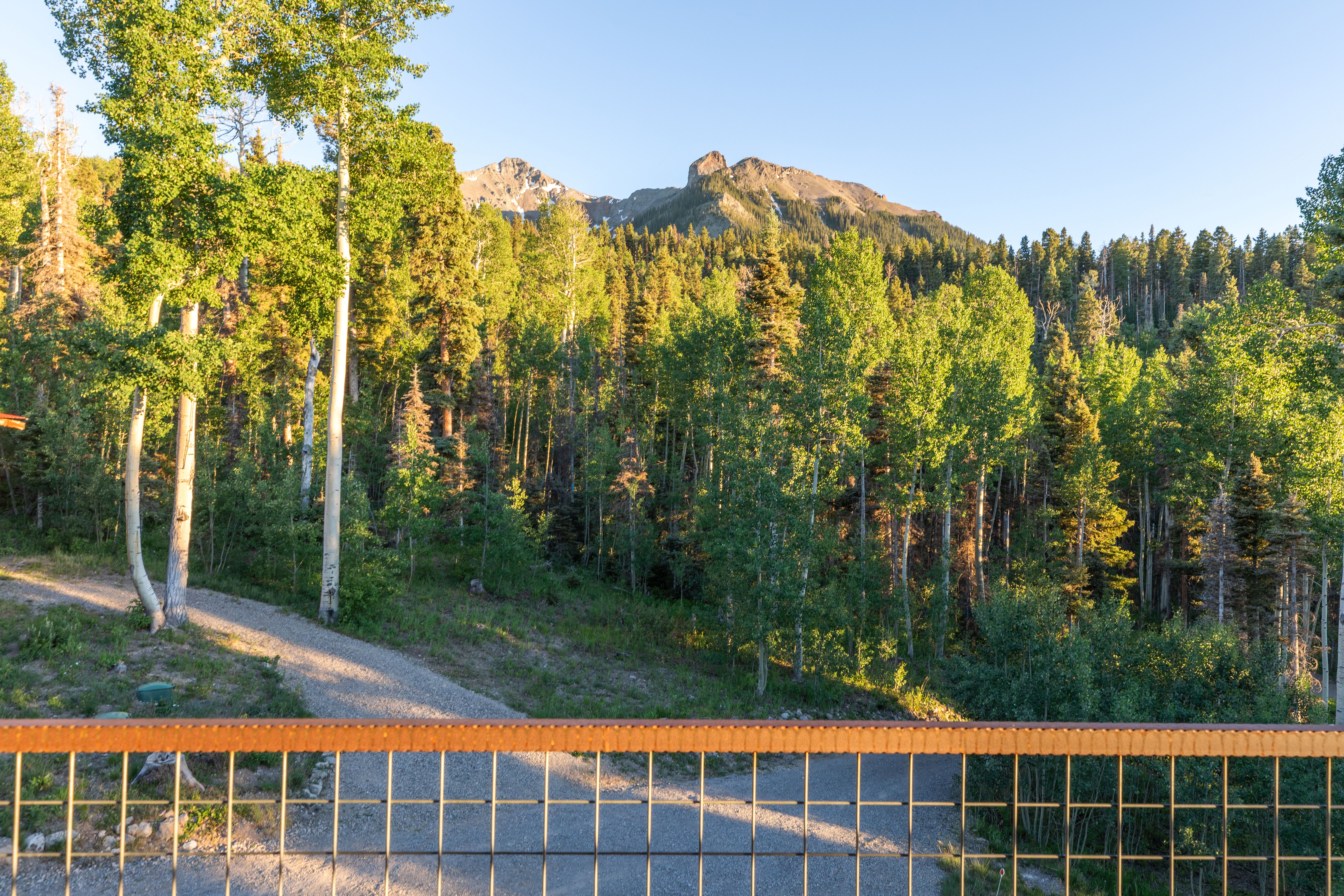  Off-Grid Mountain Retreat Bordering The National Forest - 物件實景