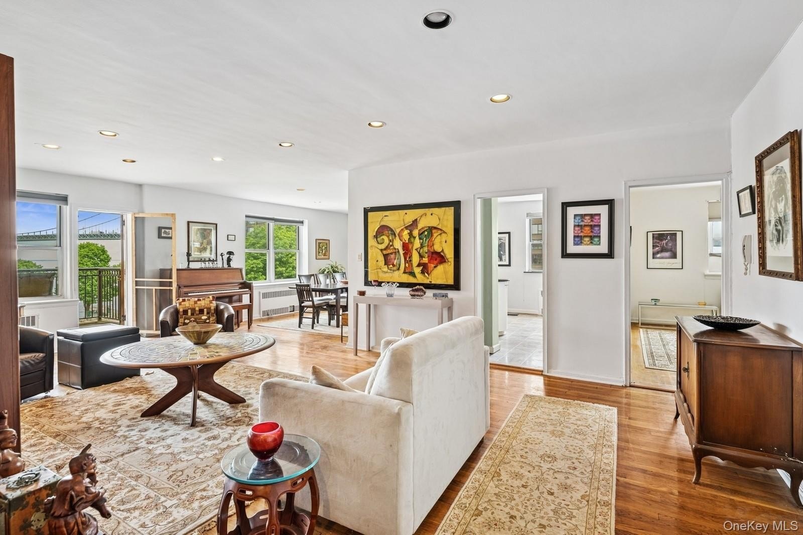 Beechhurst, New York, 11357, United States, 3 Bedrooms Bedrooms, ,2 BathroomsBathrooms,Residential,For Sale,1980845