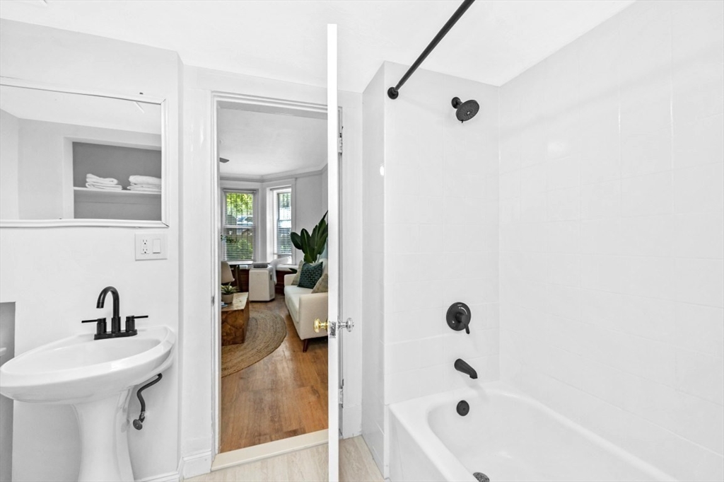 Boston, Massachusetts, 02115, United States, 2 Bedrooms Bedrooms, ,1 BathroomBathrooms,Residential,For Sale,1889916