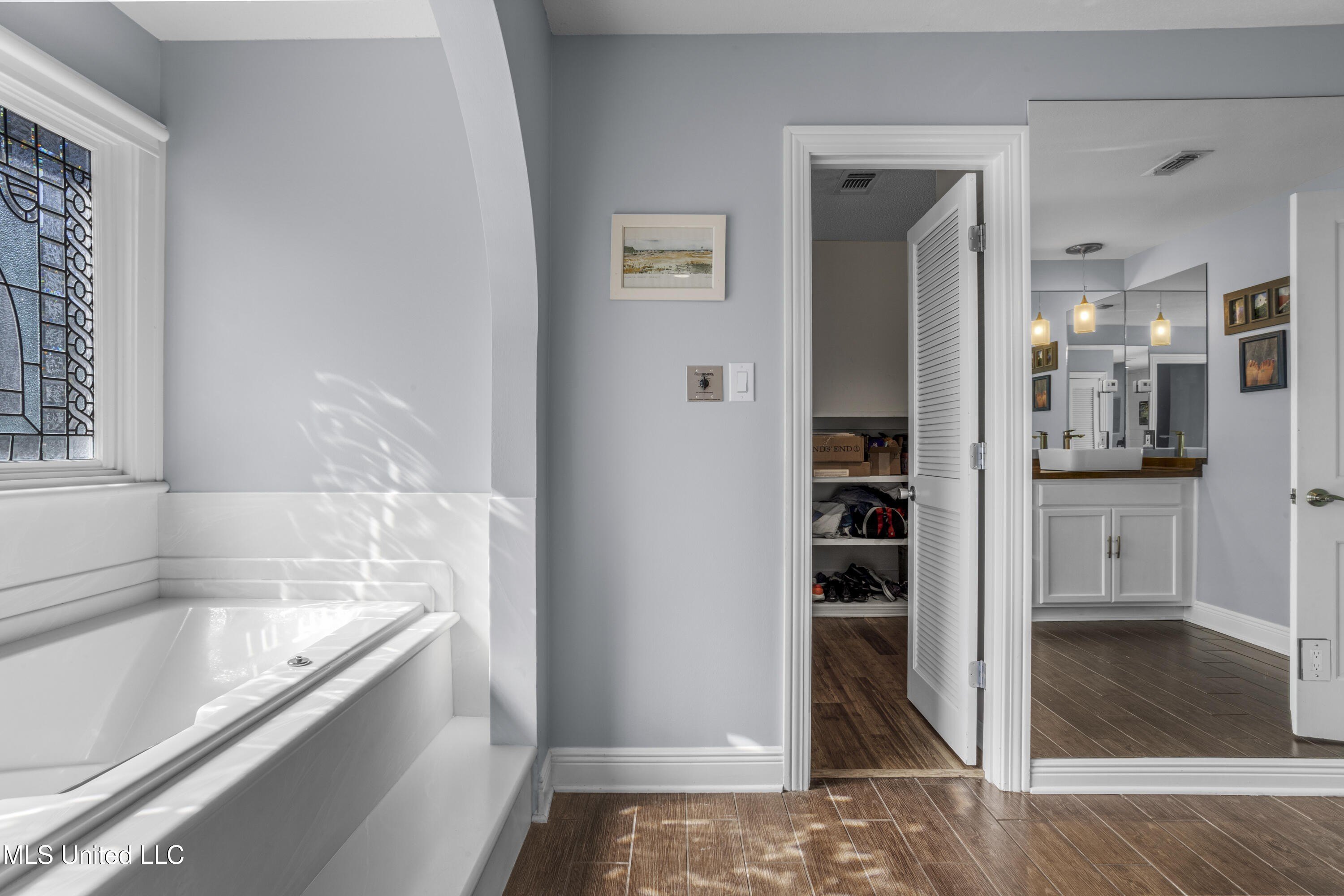 Gulfport, Mississippi, 39507, United States, 4 Bedrooms Bedrooms, ,4 BathroomsBathrooms,Residential,For Sale,1974539