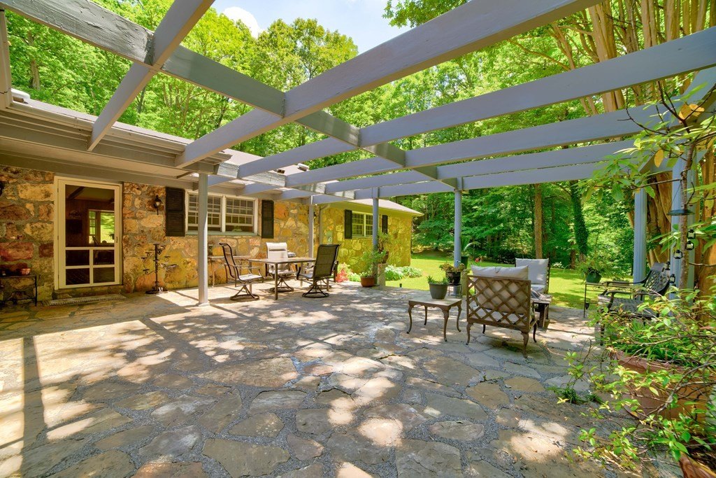Hiawassee, Georgia, 30546, United States, 3 Bedrooms Bedrooms, ,4 BathroomsBathrooms,Residential,For Sale,1981335
