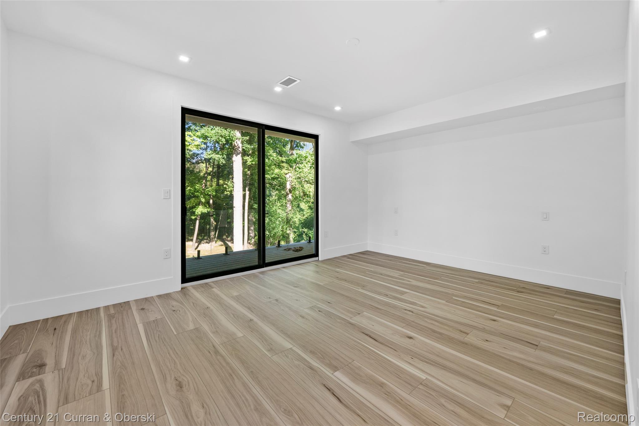 Farmington, Michigan, 48334, United States, 7 Bedrooms Bedrooms, ,8 BathroomsBathrooms,Residential,For Sale,1980731