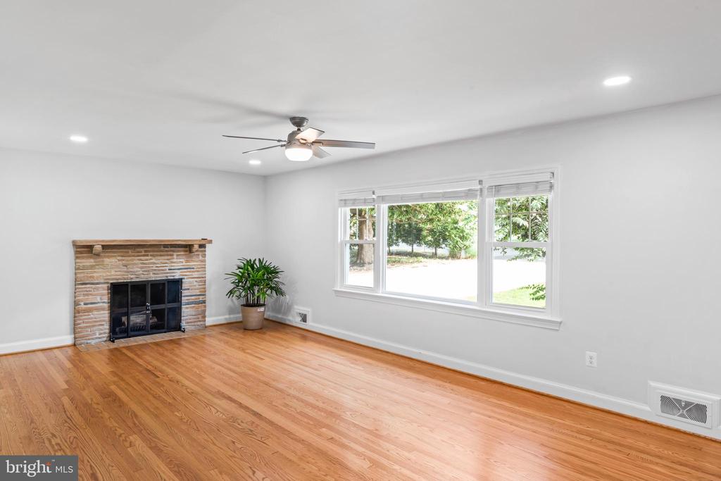 Falls Church, Virginia, 22043, United States, 5 Bedrooms Bedrooms, ,3 BathroomsBathrooms,Residential,For Sale,1977846