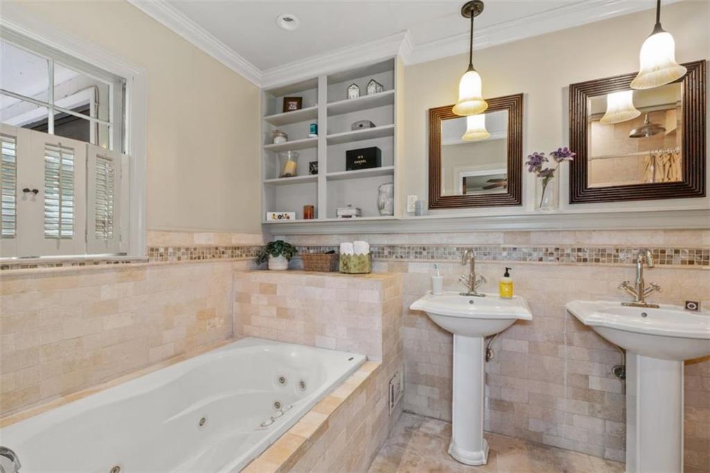 Sandy Springs, Georgia, 30342, United States, 4 Bedrooms Bedrooms, ,3 BathroomsBathrooms,Residential,For Sale,1912192
