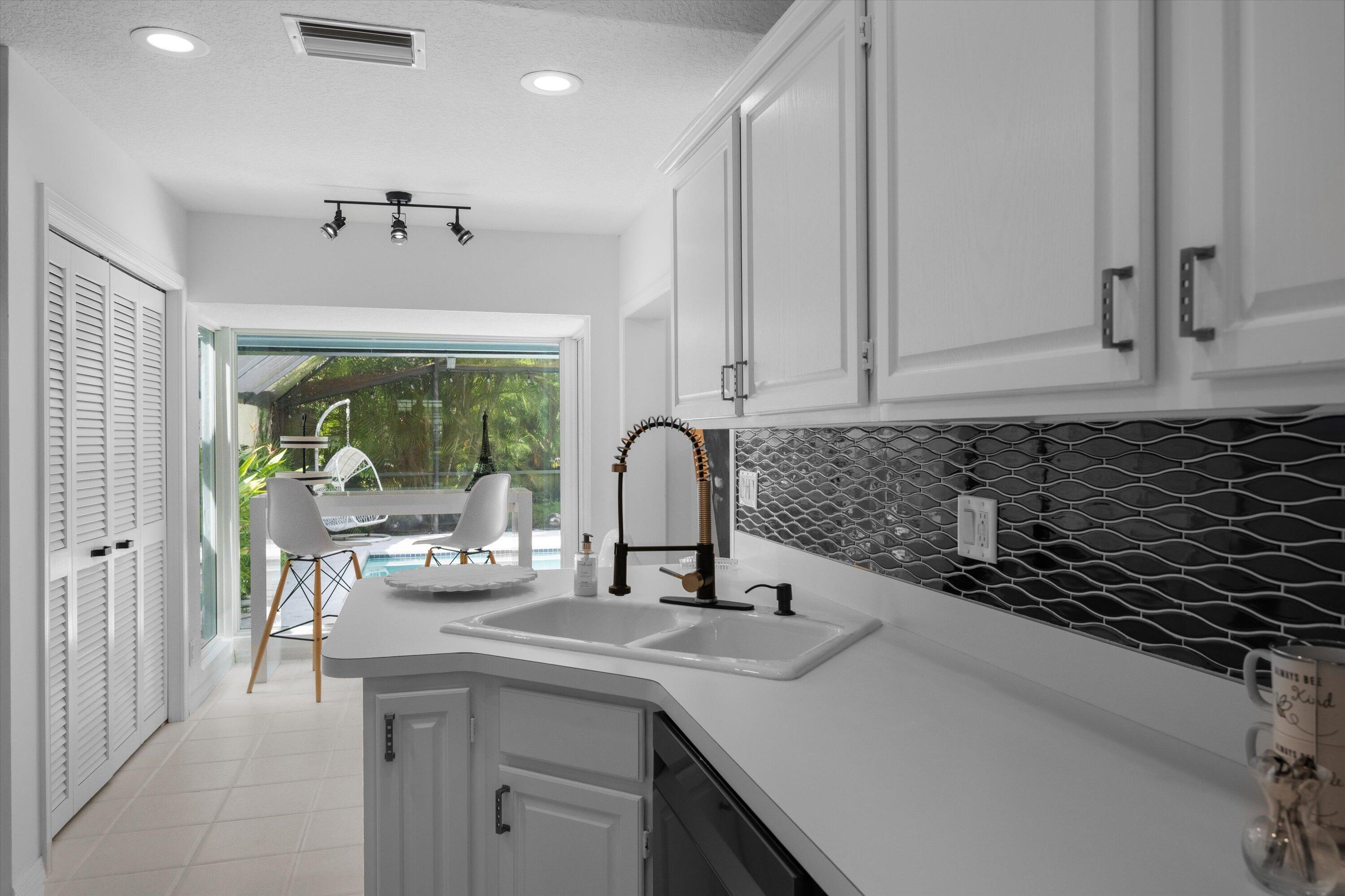  2252 Las Casitas Drive - 物件實景