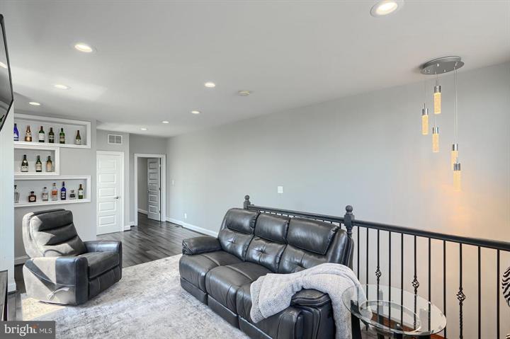 Baltimore, Maryland, 21230, United States, 5 Bedrooms Bedrooms, ,7 BathroomsBathrooms,Residential,For Sale,1920297