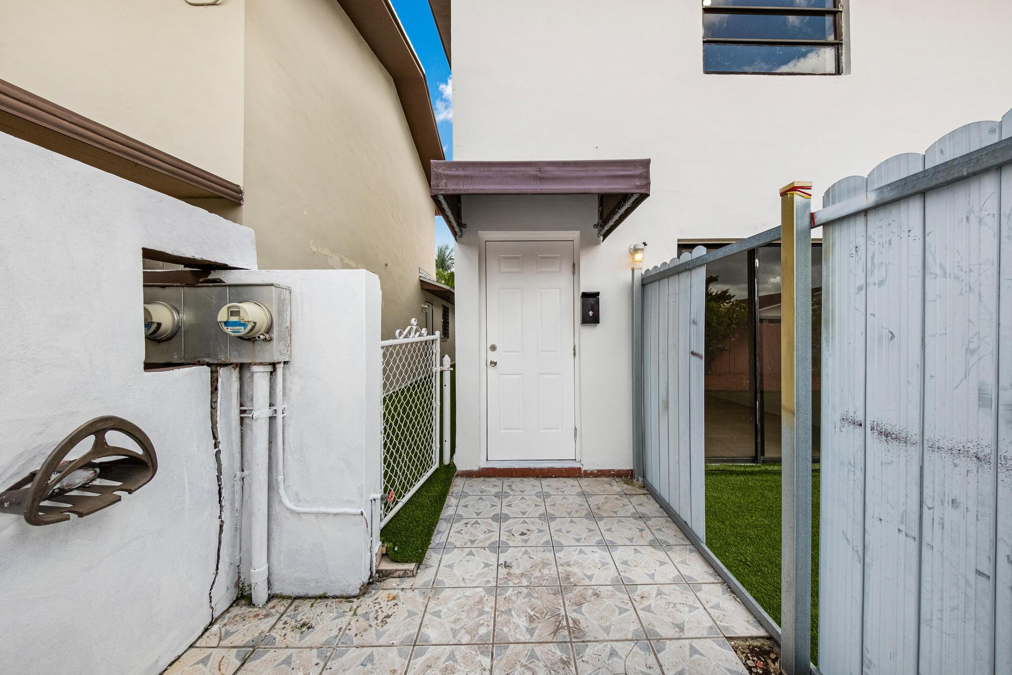 Hialeah, Florida, 33012, United States, 4 Bedrooms Bedrooms, ,3 BathroomsBathrooms,Residential,For Sale,1996510