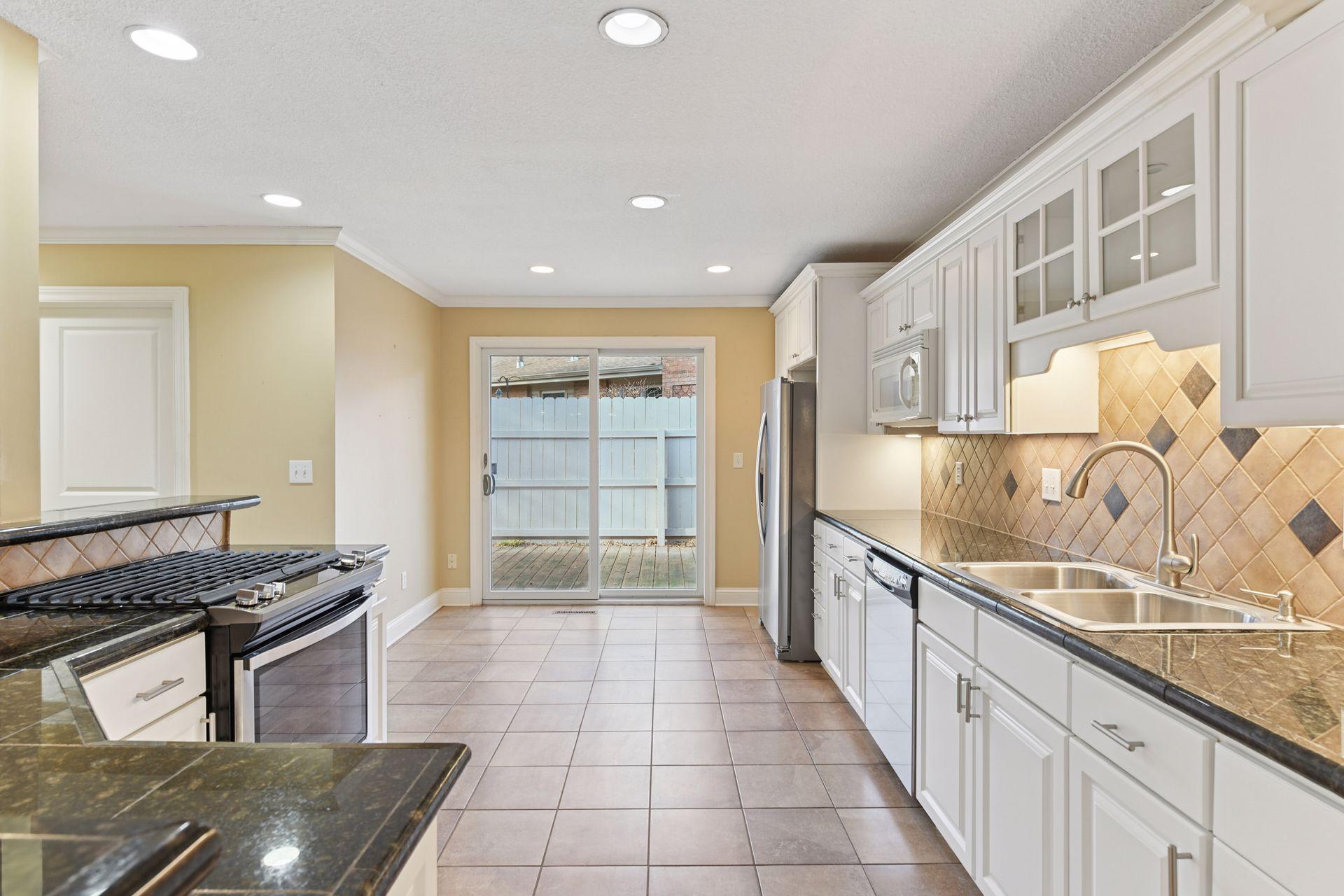 Plymouth, Minnesota, 55447, United States, 2 Bedrooms Bedrooms, ,1 BathroomBathrooms,Residential,For Sale,1995695