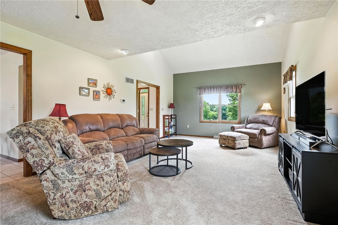 Adams Twp, Pennsylvania, 16046, United States, 3 Bedrooms Bedrooms, ,3 BathroomsBathrooms,Residential,For Sale,1896519