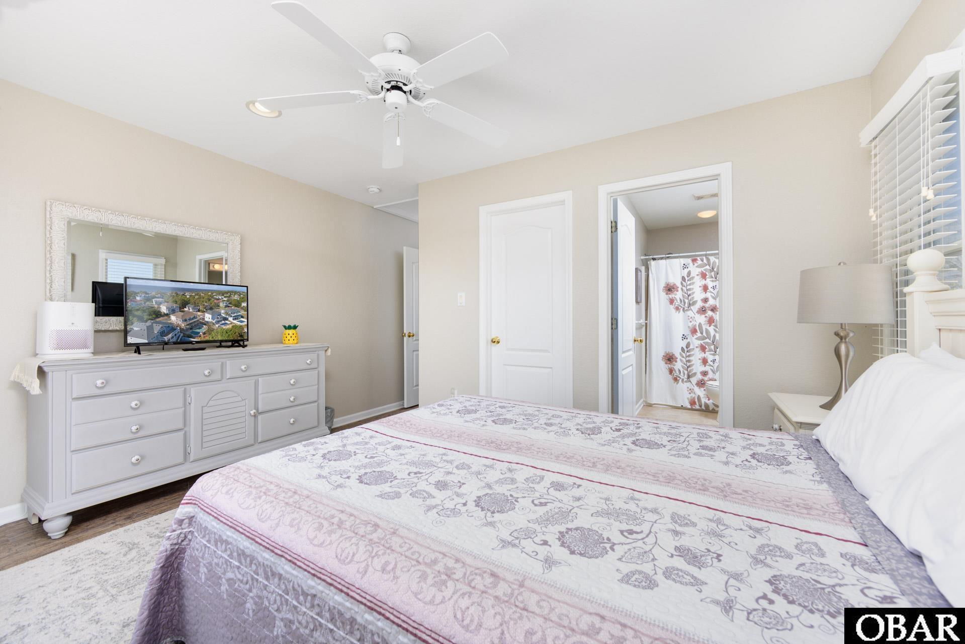 Corolla, North Carolina, 27927, United States, 6 Bedrooms Bedrooms, ,6 BathroomsBathrooms,Residential,For Sale,1827442