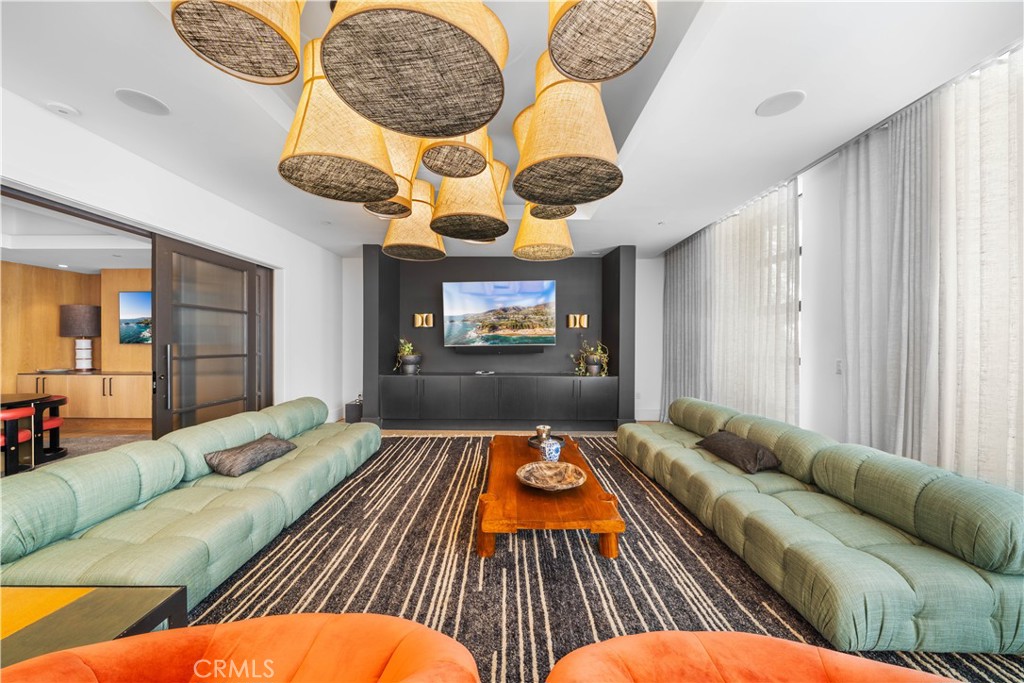 Los Angeles, California, 90024, United States, 2 Bedrooms Bedrooms, ,2 BathroomsBathrooms,Residential,For Sale,1746972