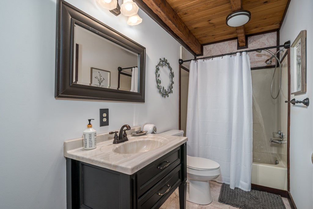 Ellijay, Georgia, 30540, United States, 4 Bedrooms Bedrooms, ,4 BathroomsBathrooms,Residential,For Sale,1858933