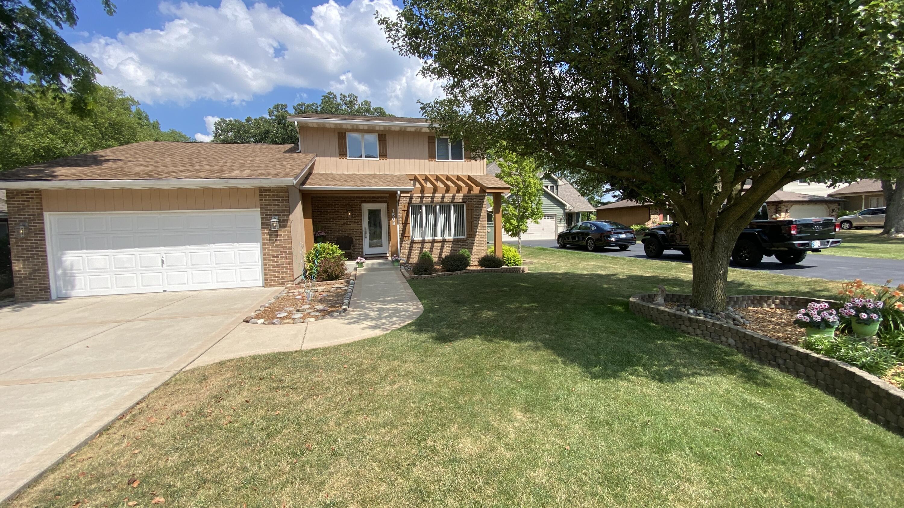 Crown Point, Indiana, 46307, United States, 4 Bedrooms Bedrooms, ,3 BathroomsBathrooms,Residential,For Sale,1924051